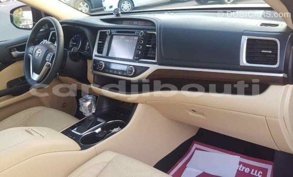 Buy Import Toyota Highlander Blue Car in Import - Dubai in Ali Sabieh Region Buy Import Toyota Highlander Blue Car in Import - Dubai in Ali Sabieh Region