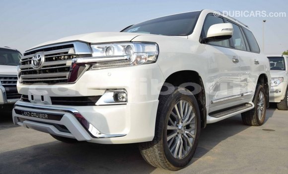 Buy Import Toyota Land Cruiser White Car in Import - Dubai in Ali Sabieh Region Buy Import Toyota Land Cruiser White Car in Import - Dubai in Ali Sabieh Region