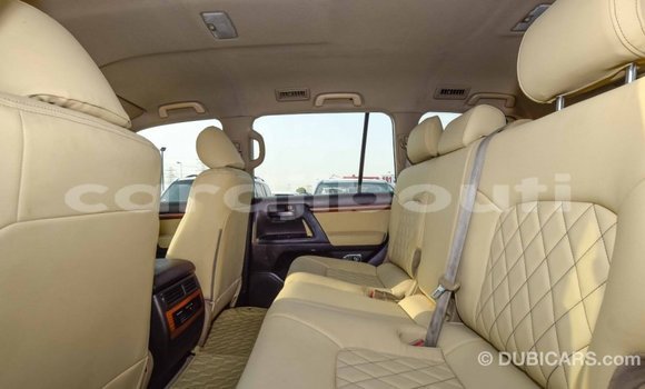 Buy Import Toyota Land Cruiser White Car in Import - Dubai in Ali Sabieh Region Buy Import Toyota Land Cruiser White Car in Import - Dubai in Ali Sabieh Region