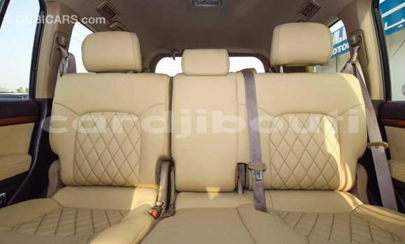 Buy Import Toyota Land Cruiser White Car in Import - Dubai in Ali Sabieh Region Buy Import Toyota Land Cruiser White Car in Import - Dubai in Ali Sabieh Region