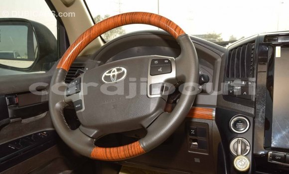 Buy Import Toyota Land Cruiser White Car in Import - Dubai in Ali Sabieh Region Buy Import Toyota Land Cruiser White Car in Import - Dubai in Ali Sabieh Region