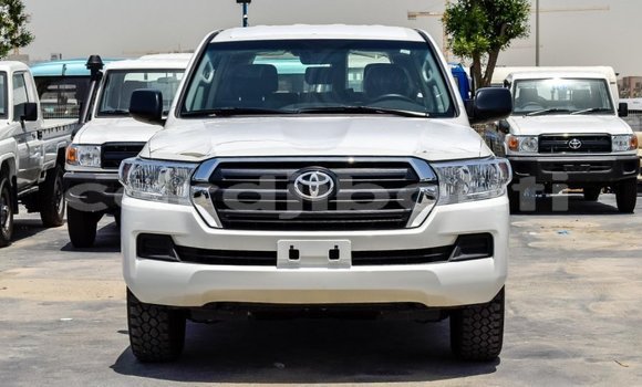 Buy New Toyota Land Cruiser White Car in Alaili Dadda in Obock Buy New Toyota Land Cruiser White Car in Alaili Dadda in Obock