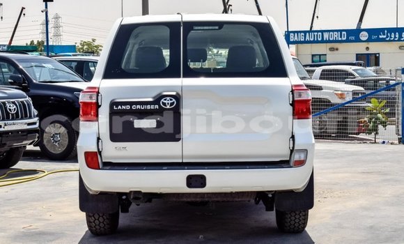 Buy New Toyota Land Cruiser White Car in Alaili Dadda in Obock Buy New Toyota Land Cruiser White Car in Alaili Dadda in Obock