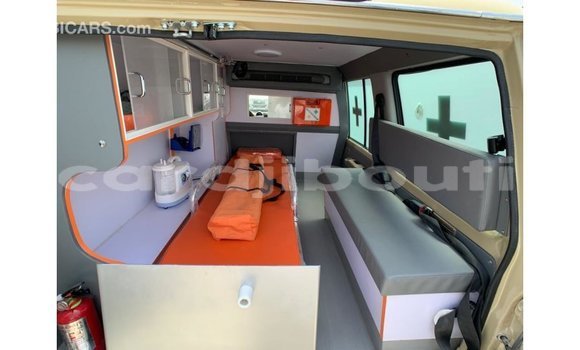 Acheter Import Voiture Toyota Land Cruiser Blanc à Import - Dubai, Ali Sabieh Region Acheter Import Voiture Toyota Land Cruiser Blanc à Import - Dubai, Ali Sabieh Region