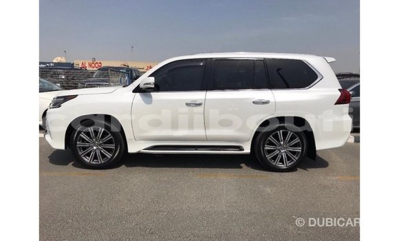 Acheter Import Voiture Lexus LX Blanc à Import - Dubai, Ali Sabieh Region Acheter Import Voiture Lexus LX Blanc à Import - Dubai, Ali Sabieh Region