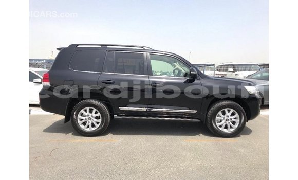 Acheter Import Voiture Toyota Land Cruiser Noir à Import - Dubai, Ali Sabieh Region Acheter Import Voiture Toyota Land Cruiser Noir à Import - Dubai, Ali Sabieh Region