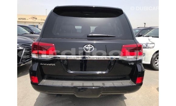 Acheter Import Voiture Toyota Land Cruiser Noir à Import - Dubai, Ali Sabieh Region Acheter Import Voiture Toyota Land Cruiser Noir à Import - Dubai, Ali Sabieh Region