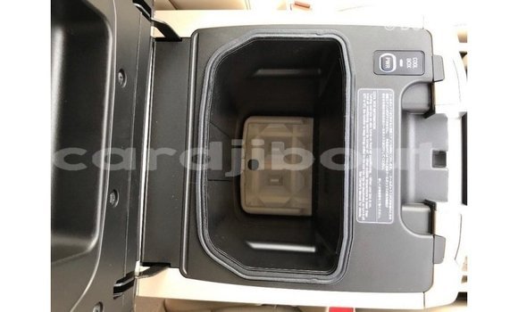 Acheter Import Voiture Toyota Land Cruiser Noir à Import - Dubai, Ali Sabieh Region Acheter Import Voiture Toyota Land Cruiser Noir à Import - Dubai, Ali Sabieh Region