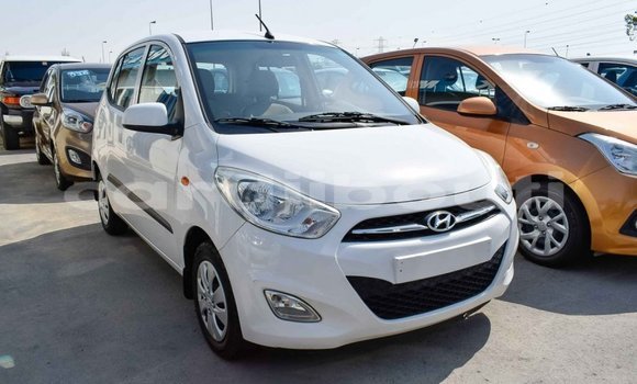 Buy Import Hyundai i10 White Car in Import - Dubai in Ali Sabieh Region Buy Import Hyundai i10 White Car in Import - Dubai in Ali Sabieh Region