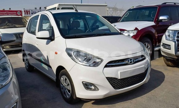 Buy Import Hyundai i10 White Car in Import - Dubai in Ali Sabieh Region Buy Import Hyundai i10 White Car in Import - Dubai in Ali Sabieh Region