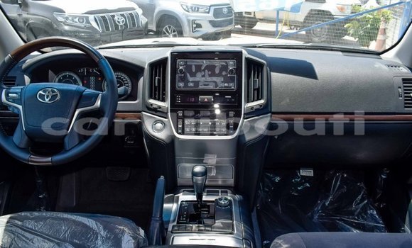 Acheter Neuf Voiture Toyota Land Cruiser Blanc à Alaili Dadda, Obock Acheter Neuf Voiture Toyota Land Cruiser Blanc à Alaili Dadda, Obock