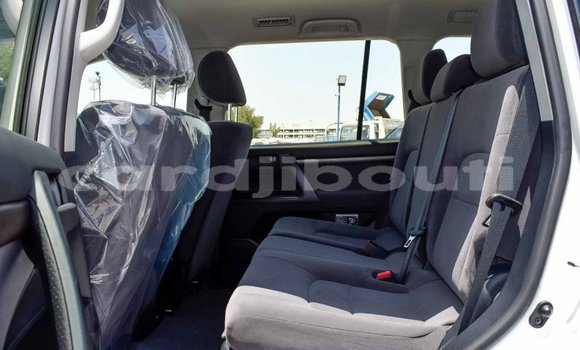 Acheter Neuf Voiture Toyota Land Cruiser Blanc à Alaili Dadda, Obock Acheter Neuf Voiture Toyota Land Cruiser Blanc à Alaili Dadda, Obock
