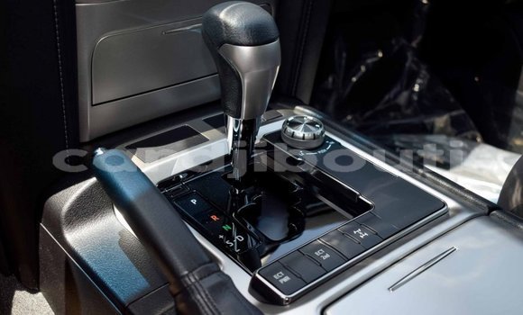 Acheter Neuf Voiture Toyota Land Cruiser Blanc à Alaili Dadda, Obock Acheter Neuf Voiture Toyota Land Cruiser Blanc à Alaili Dadda, Obock