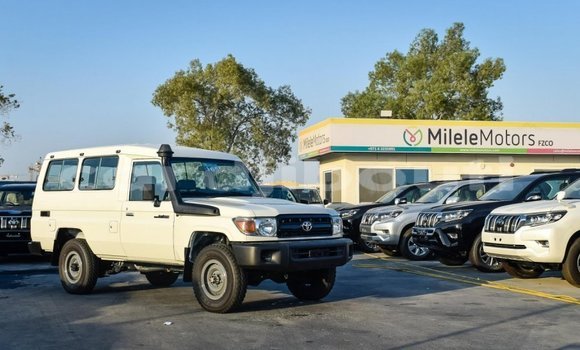 Acheter Neuf Voiture Toyota Land Cruiser Blanc à Alaili Dadda, Obock Acheter Neuf Voiture Toyota Land Cruiser Blanc à Alaili Dadda, Obock