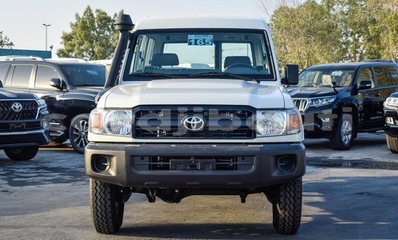 Acheter Neuf Voiture Toyota Land Cruiser Blanc à Alaili Dadda, Obock Acheter Neuf Voiture Toyota Land Cruiser Blanc à Alaili Dadda, Obock
