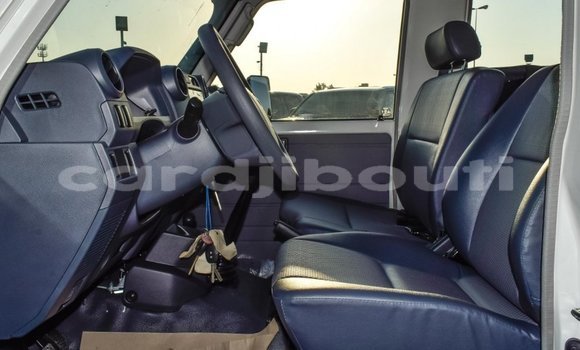Acheter Neuf Voiture Toyota Land Cruiser Blanc à Alaili Dadda, Obock Acheter Neuf Voiture Toyota Land Cruiser Blanc à Alaili Dadda, Obock