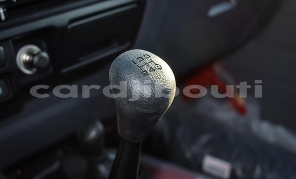 Acheter Neuf Voiture Toyota Land Cruiser Blanc à Alaili Dadda, Obock Acheter Neuf Voiture Toyota Land Cruiser Blanc à Alaili Dadda, Obock