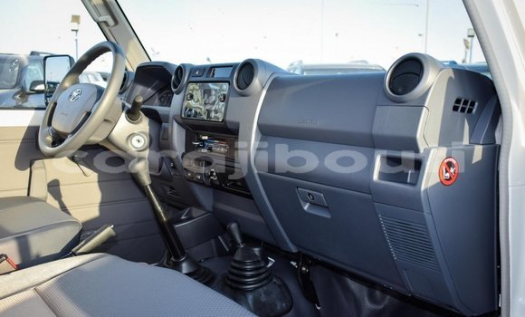 Acheter Neuf Voiture Toyota Land Cruiser Blanc à Alaili Dadda, Obock Acheter Neuf Voiture Toyota Land Cruiser Blanc à Alaili Dadda, Obock