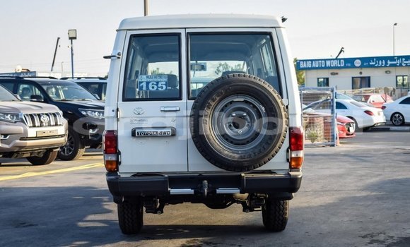 Acheter Neuf Voiture Toyota Land Cruiser Blanc à Alaili Dadda, Obock Acheter Neuf Voiture Toyota Land Cruiser Blanc à Alaili Dadda, Obock