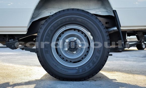 Acheter Neuf Voiture Toyota Land Cruiser Blanc à Alaili Dadda, Obock Acheter Neuf Voiture Toyota Land Cruiser Blanc à Alaili Dadda, Obock