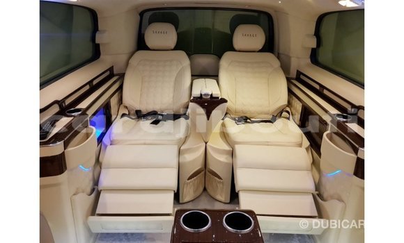 Acheter Import Voiture Mercedes-Benz 250 Noir à Import - Dubai, Ali Sabieh Region Acheter Import Voiture Mercedes-Benz 250 Noir à Import - Dubai, Ali Sabieh Region