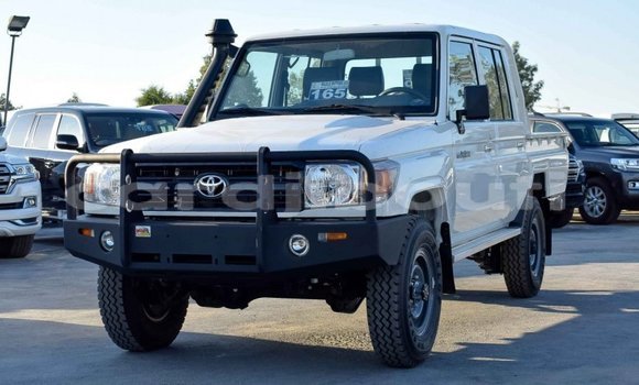 Buy New Toyota Land Cruiser White Car in Alaili Dadda in Obock Buy New Toyota Land Cruiser White Car in Alaili Dadda in Obock
