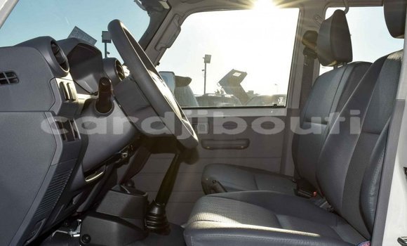 Buy New Toyota Land Cruiser White Car in Alaili Dadda in Obock Buy New Toyota Land Cruiser White Car in Alaili Dadda in Obock