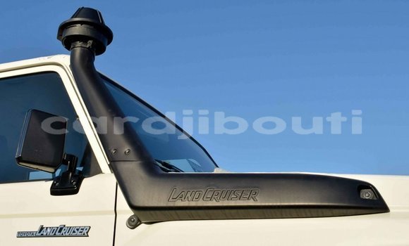 Buy New Toyota Land Cruiser White Car in Alaili Dadda in Obock Buy New Toyota Land Cruiser White Car in Alaili Dadda in Obock