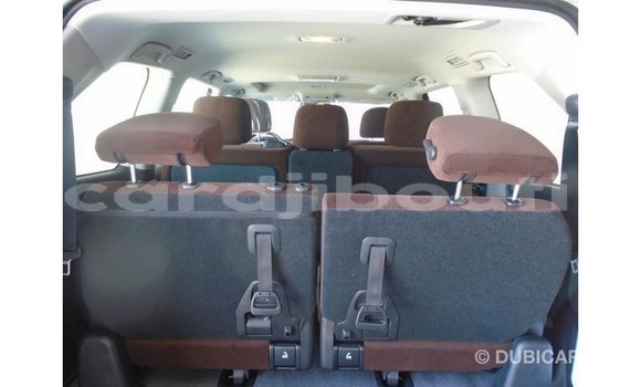 Acheter Import Voiture Toyota Land Cruiser Blanc à Import - Dubai, Ali Sabieh Region Acheter Import Voiture Toyota Land Cruiser Blanc à Import - Dubai, Ali Sabieh Region