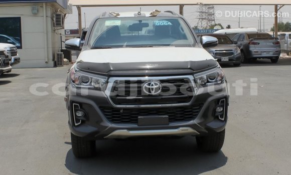 Acheter Import Voiture Toyota Hilux Noir à Import - Dubai, Ali Sabieh Region Acheter Import Voiture Toyota Hilux Noir à Import - Dubai, Ali Sabieh Region