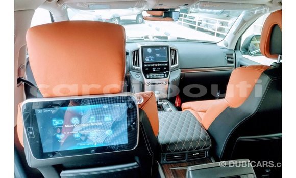 Acheter Import Voiture Toyota Land Cruiser Noir à Import - Dubai, Ali Sabieh Region Acheter Import Voiture Toyota Land Cruiser Noir à Import - Dubai, Ali Sabieh Region