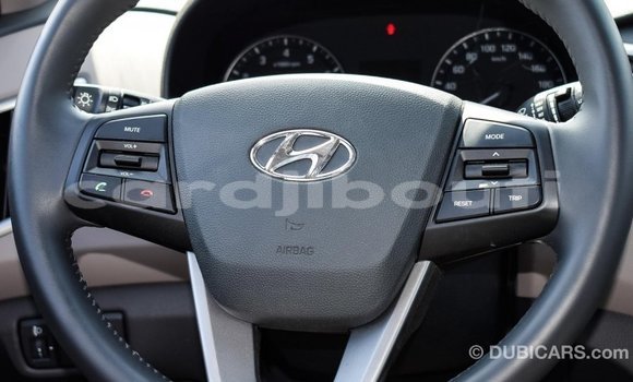 Buy Import Hyundai Creta Beige Car in Import - Dubai in Ali Sabieh Region Buy Import Hyundai Creta Beige Car in Import - Dubai in Ali Sabieh Region
