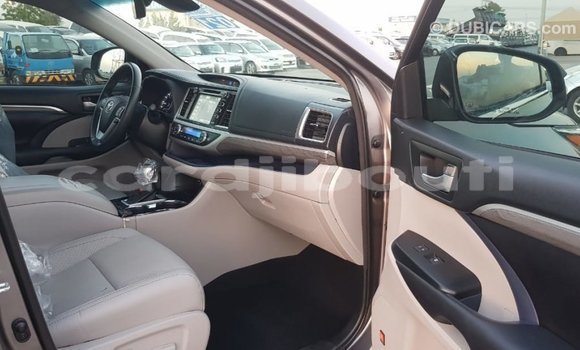 Buy Import Toyota Highlander Other Car in Import - Dubai in Ali Sabieh Region Buy Import Toyota Highlander Other Car in Import - Dubai in Ali Sabieh Region