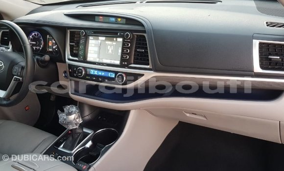Buy Import Toyota Highlander Other Car in Import - Dubai in Ali Sabieh Region Buy Import Toyota Highlander Other Car in Import - Dubai in Ali Sabieh Region