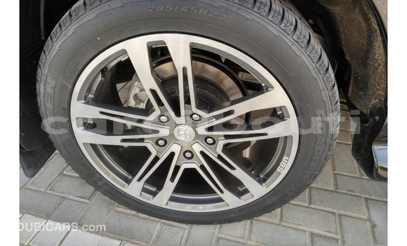 Acheter Import Voiture Toyota Land Cruiser Noir à Import - Dubai, Ali Sabieh Region Acheter Import Voiture Toyota Land Cruiser Noir à Import - Dubai, Ali Sabieh Region