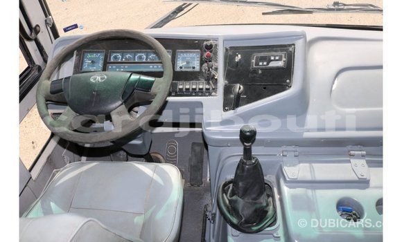 Acheter Import Voiture TATA Xenon Blanc à Import - Dubai, Ali Sabieh Region