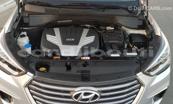 Buy Import Hyundai Santa Fe Other Car in Import - Dubai in Ali Sabieh Region Buy Import Hyundai Santa Fe Other Car in Import - Dubai in Ali Sabieh Region
