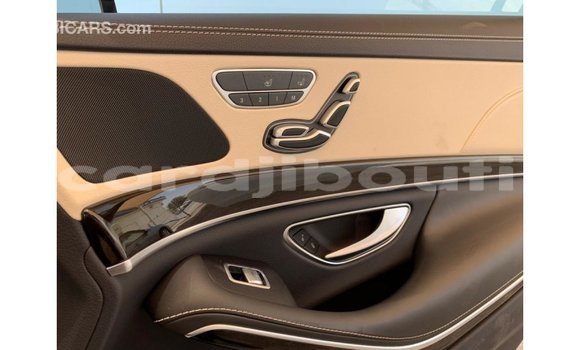 Acheter Import Voiture Mercedes-Benz 190 Blanc à Import - Dubai, Ali Sabieh Region Acheter Import Voiture Mercedes-Benz 190 Blanc à Import - Dubai, Ali Sabieh Region