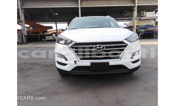 Buy Import Hyundai Tucson White Car in Import - Dubai in Ali Sabieh Region Buy Import Hyundai Tucson White Car in Import - Dubai in Ali Sabieh Region