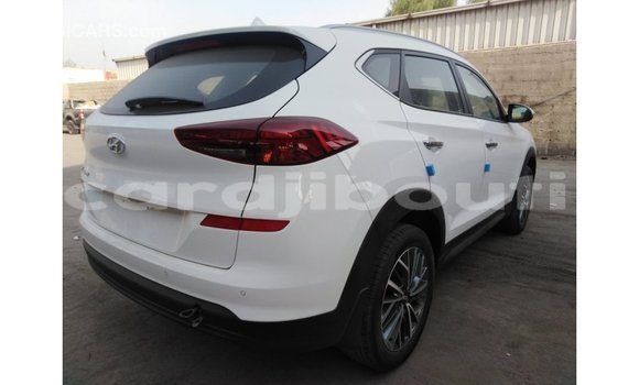 Buy Import Hyundai Tucson White Car in Import - Dubai in Ali Sabieh Region Buy Import Hyundai Tucson White Car in Import - Dubai in Ali Sabieh Region