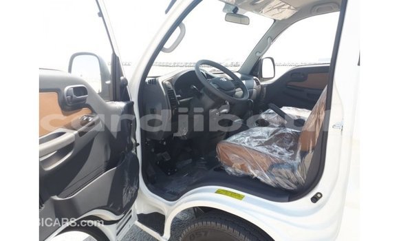 Buy Import Kia Carens White Car in Import - Dubai in Ali Sabieh Region Buy Import Kia Carens White Car in Import - Dubai in Ali Sabieh Region