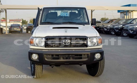 Acheter Import Voiture Toyota Land Cruiser Blanc à Import - Dubai, Ali Sabieh Region Acheter Import Voiture Toyota Land Cruiser Blanc à Import - Dubai, Ali Sabieh Region