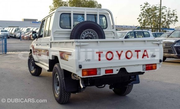 Acheter Import Voiture Toyota Land Cruiser Blanc à Import - Dubai, Ali Sabieh Region Acheter Import Voiture Toyota Land Cruiser Blanc à Import - Dubai, Ali Sabieh Region