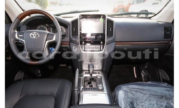 Buy Import Toyota Land Cruiser White Car in Import - Dubai in Ali Sabieh Region Buy Import Toyota Land Cruiser White Car in Import - Dubai in Ali Sabieh Region