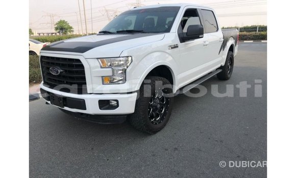 Acheter Import Voiture Ford Club Wagon Blanc à Import - Dubai, Ali Sabieh Region Acheter Import Voiture Ford Club Wagon Blanc à Import - Dubai, Ali Sabieh Region