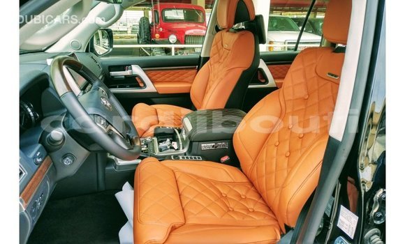 Acheter Import Voiture Toyota Land Cruiser Noir à Import - Dubai, Ali Sabieh Region Acheter Import Voiture Toyota Land Cruiser Noir à Import - Dubai, Ali Sabieh Region